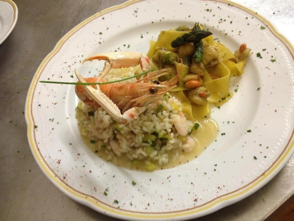 Hotel Ristorante La Casona Feltre Exteriör bild